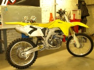 SUZUKI RMZ 450F 2005.